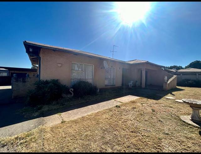 3 BEDROOM HOUSE FOR SALE IN VANDERBIJLPARK CW 6